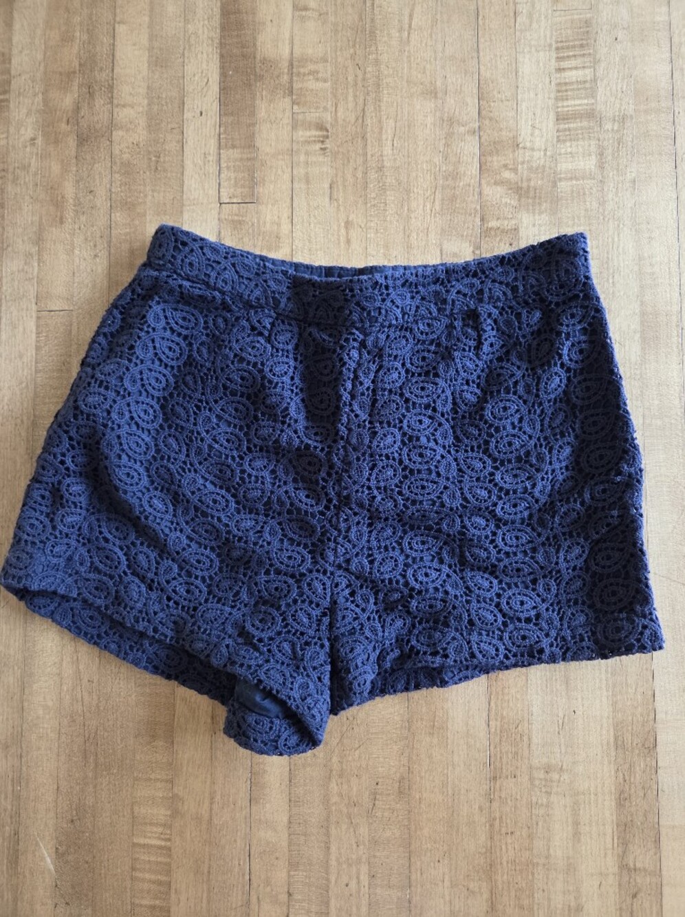 Forever 21 Women's Navy Lace Shorts XS